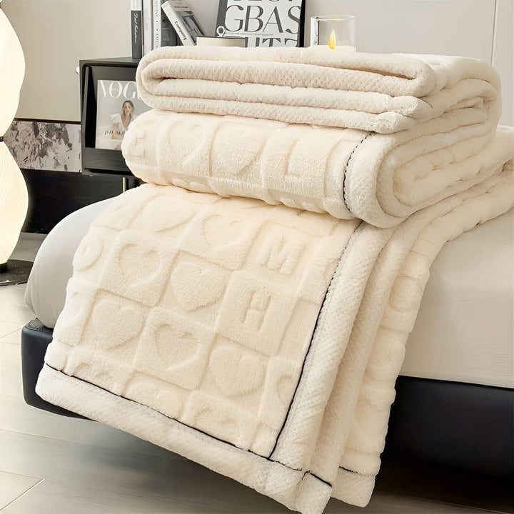 CoralDream Karnzanket – Warme Fleece-Winter-Karnzanket mit doppelseitigem Herz- und Buchstabenmotiv