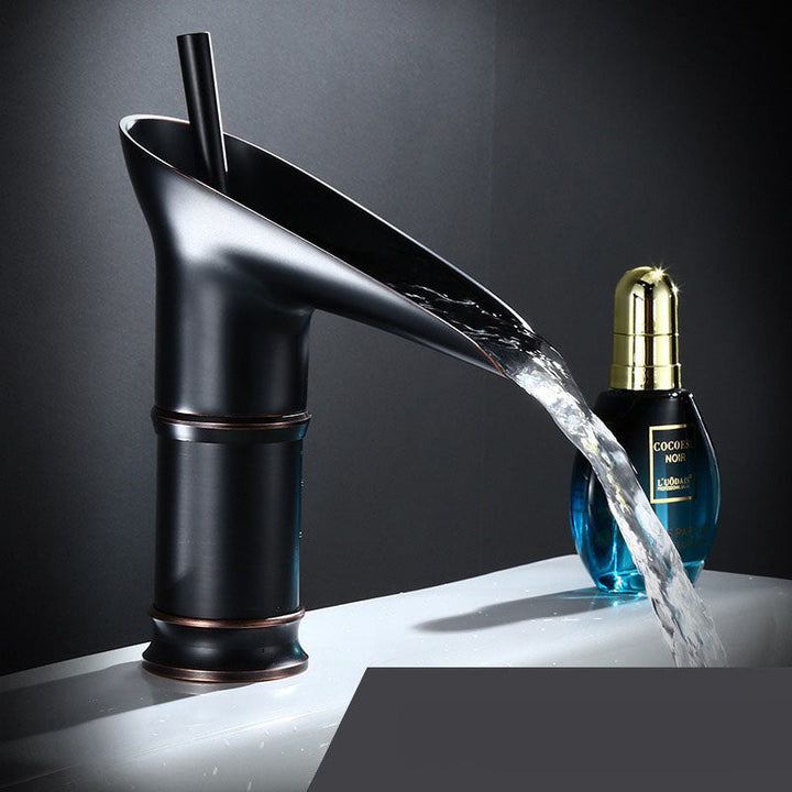 Luxurißer Messing Wasserfall Waschbecken Wasserhahn für opulente Badezimmerwaschbecken