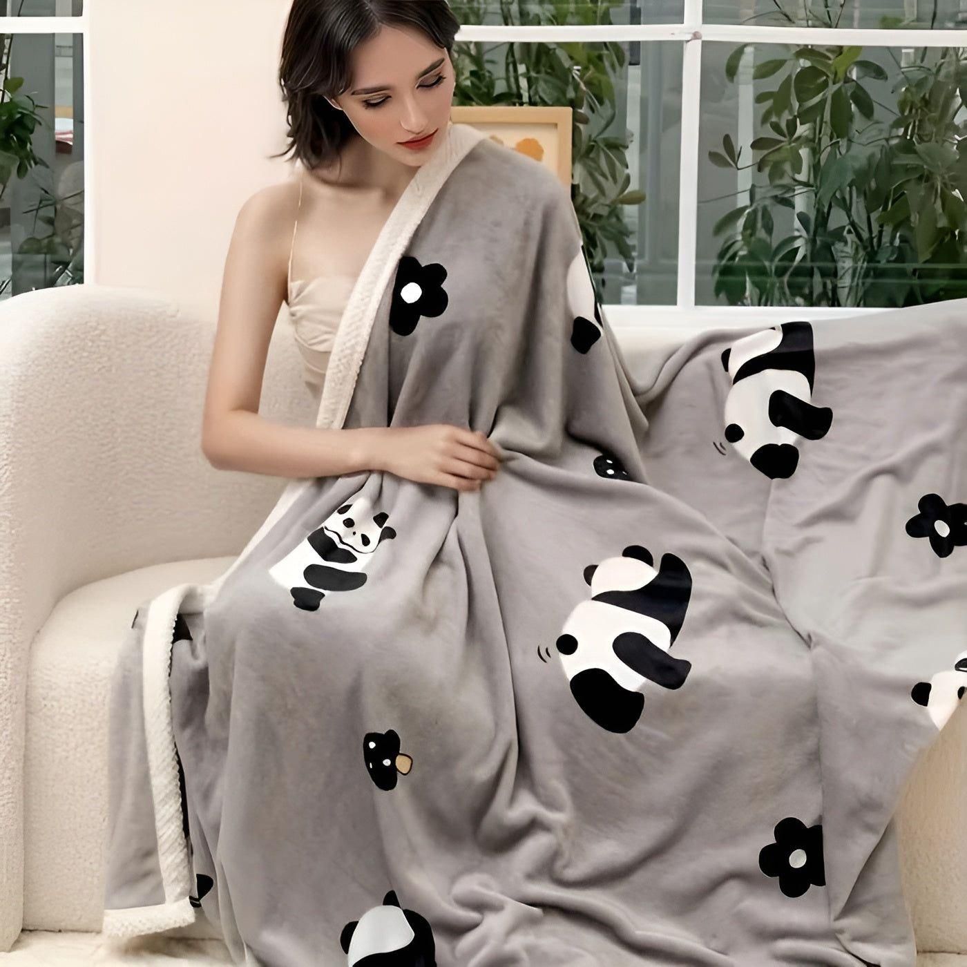 PandaSnug Karnzanket - Weiches und wärmendes Flanell-Fleece mit Panda-Print