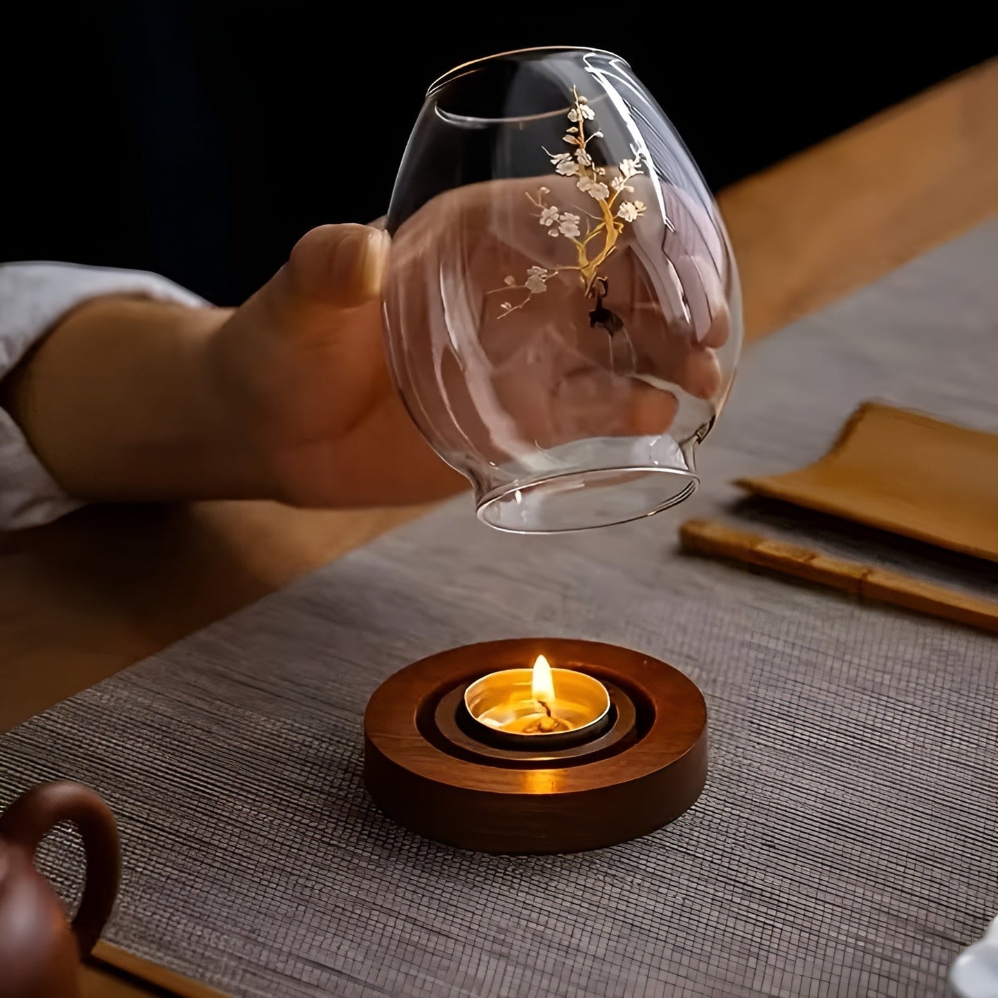 2-teiliges Set aus Glaskerzenhaltern mit Holzsockel – dekorativ im Retro-Zen-Stil | Perfekt für Wohnzimmer, Terrasse und Außenbereich