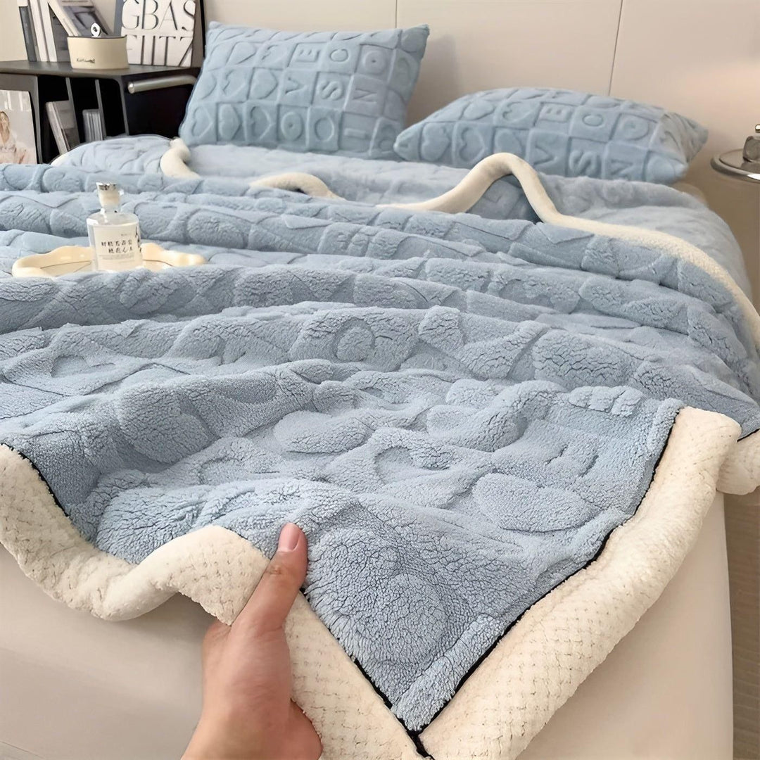 CoralDream Karnzanket – Warme Fleece-Winter-Karnzanket mit doppelseitigem Herz- und Buchstabenmotiv