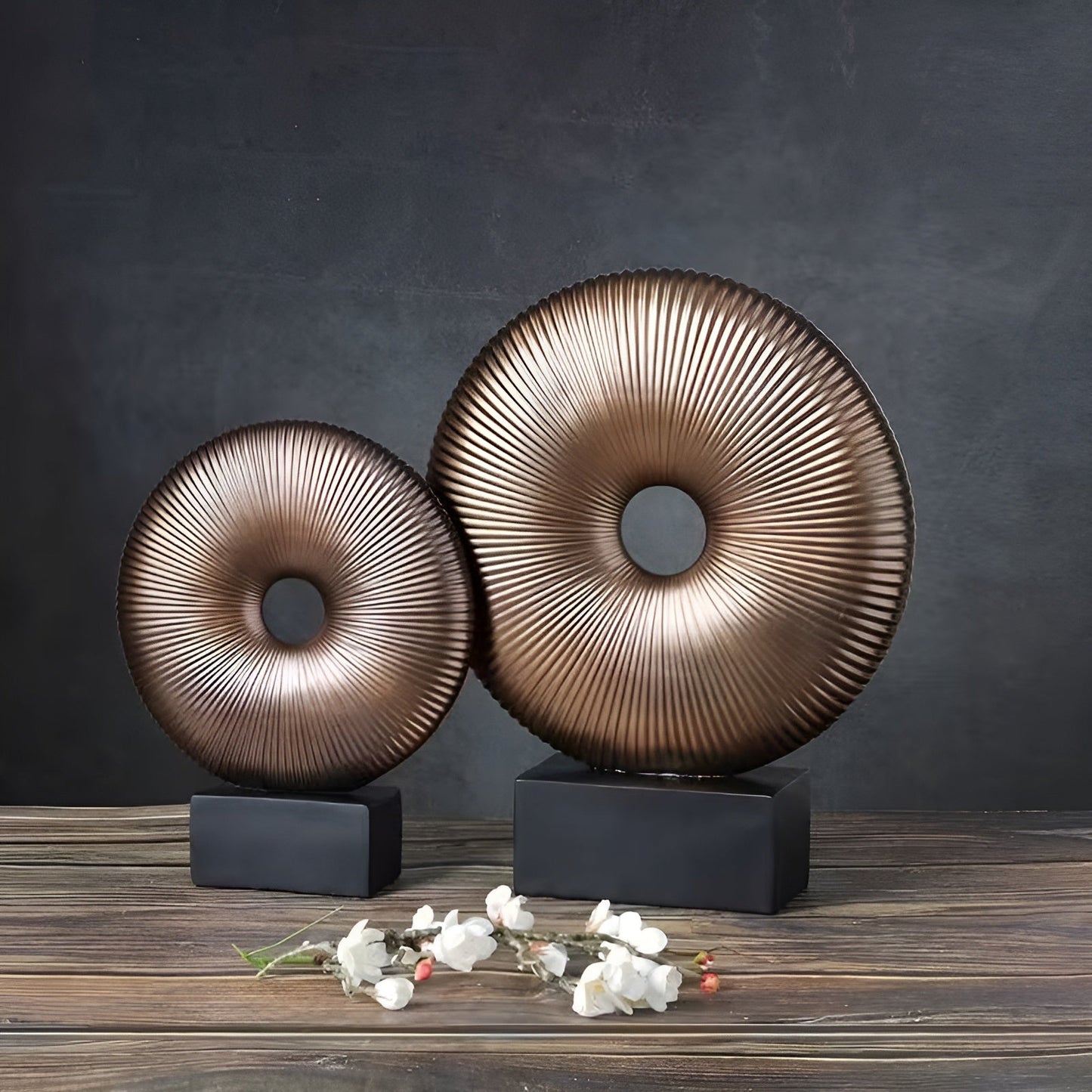 Runde Skulptur im Vintage-Stil – Chinesisch inspiriert | Stilvolle Wohnkultur aus Harz | Karnz