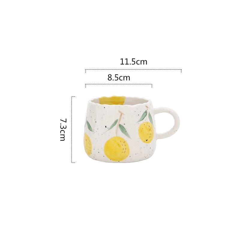 Keramiktasse mit verspieltem Obstdesign | Karnz