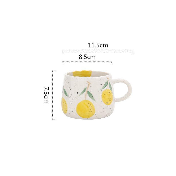Keramiktasse mit verspieltem Obstdesign | Karnz