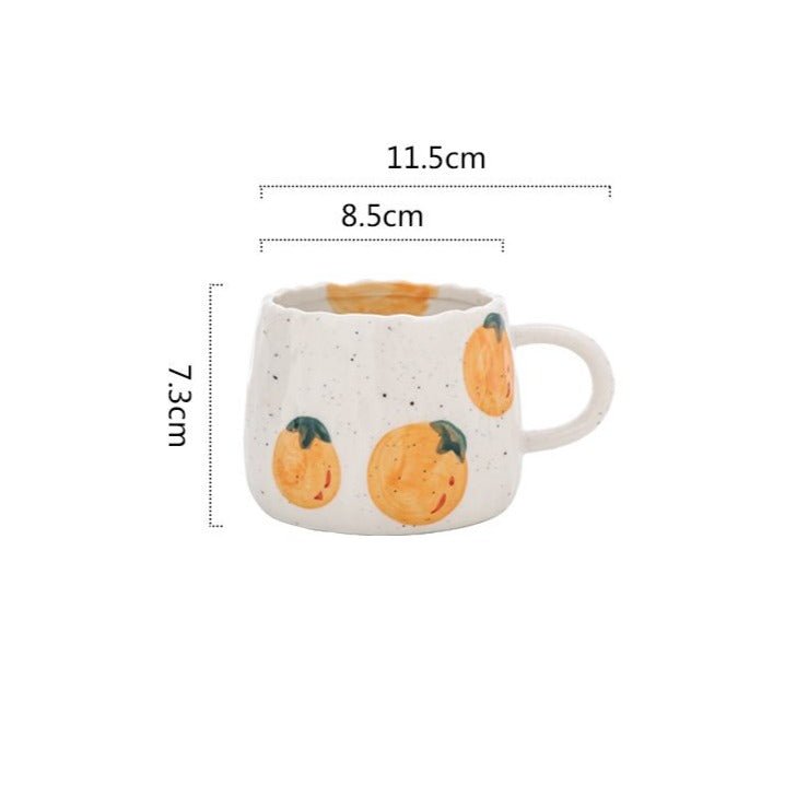 Keramiktasse mit verspieltem Obstdesign | Karnz
