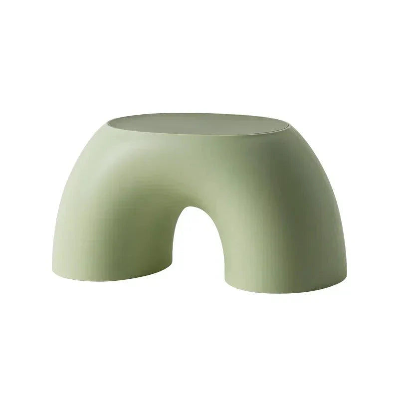 Kinderhocker aus Kunststoff in Regenbogenform