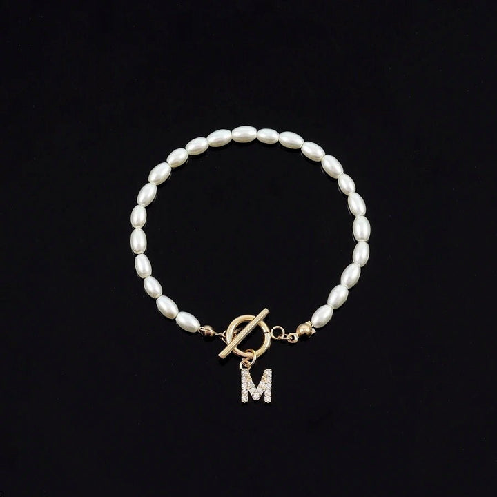 Karnz | Klassische Perlenverschluss Buchstabeninitialen Armbänder