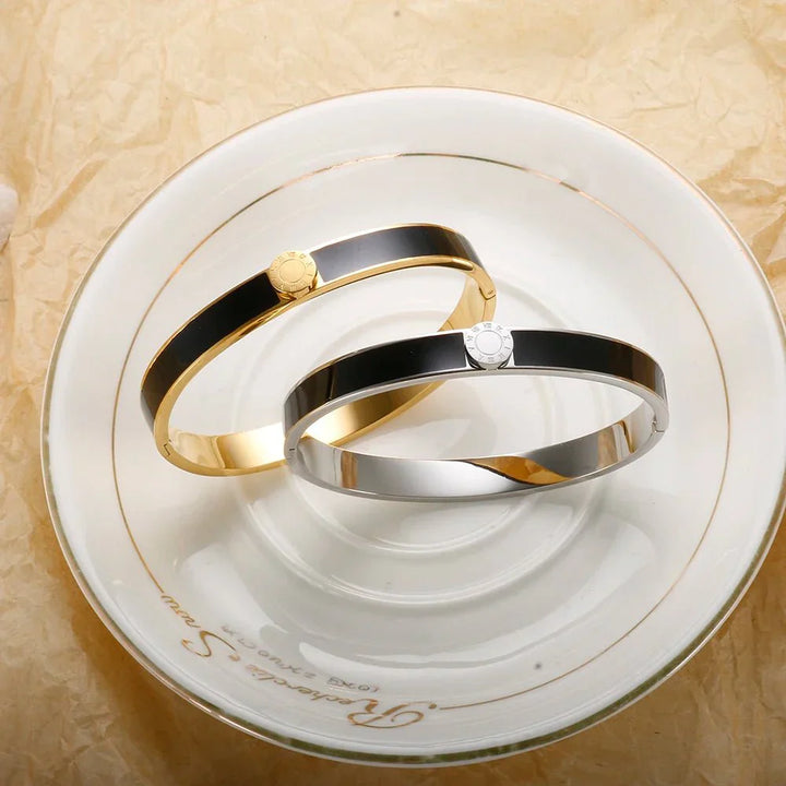 Karnz | Klassische römische Ziffern-Armband und Ringe