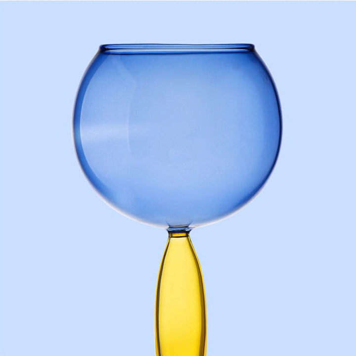 Kelch und Karaffe aus gefärbtem Glas von Phillips