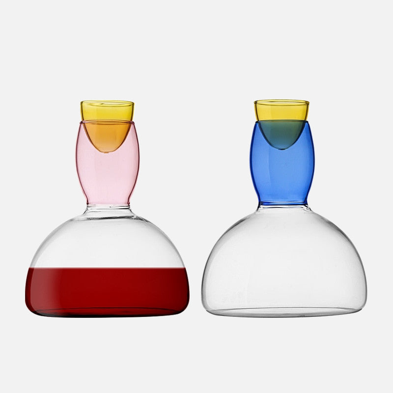Kelch und Karaffe aus gefärbtem Glas von Phillips