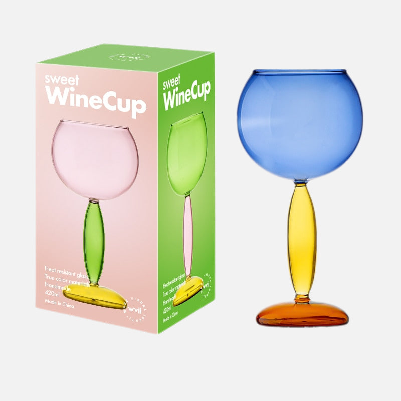 Kelch und Karaffe aus gefärbtem Glas von Phillips