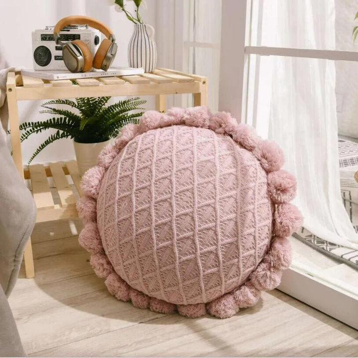 Süßes Pompom Quasten Rundes Gemütliches Kissen aus Acrylstrick | Karnz