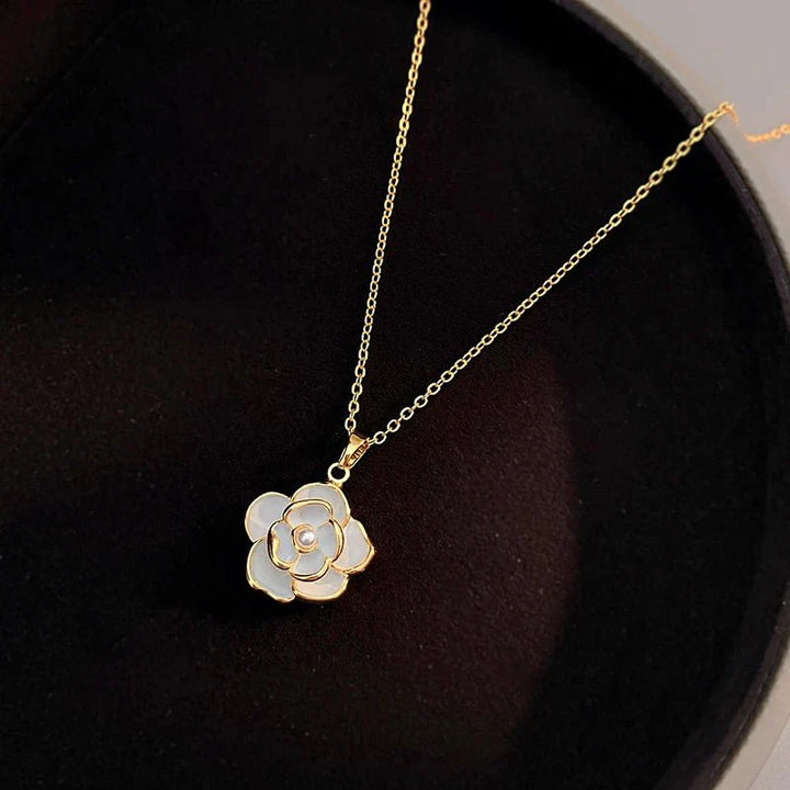 Karnz | Zarte weiße Kamelien Blumenschmuck, Ohrringe, Ring