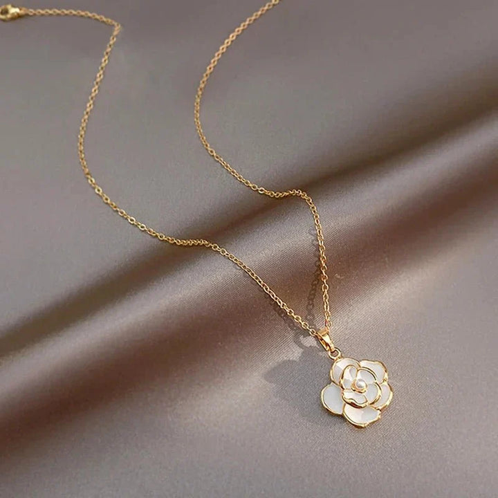 Karnz | Zarte weiße Kamelien Blumenschmuck, Ohrringe, Ring