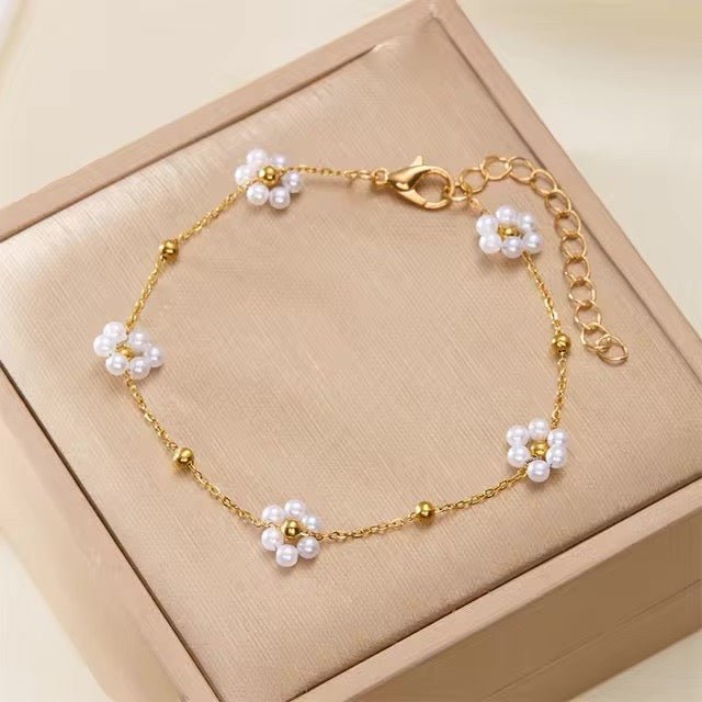 Karnz | Zarte Daisy Halskette & Armbänder