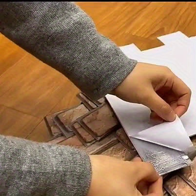 Selbstklebende 3D-Wandpaneele mit Stein- und Holztextur | Karnz