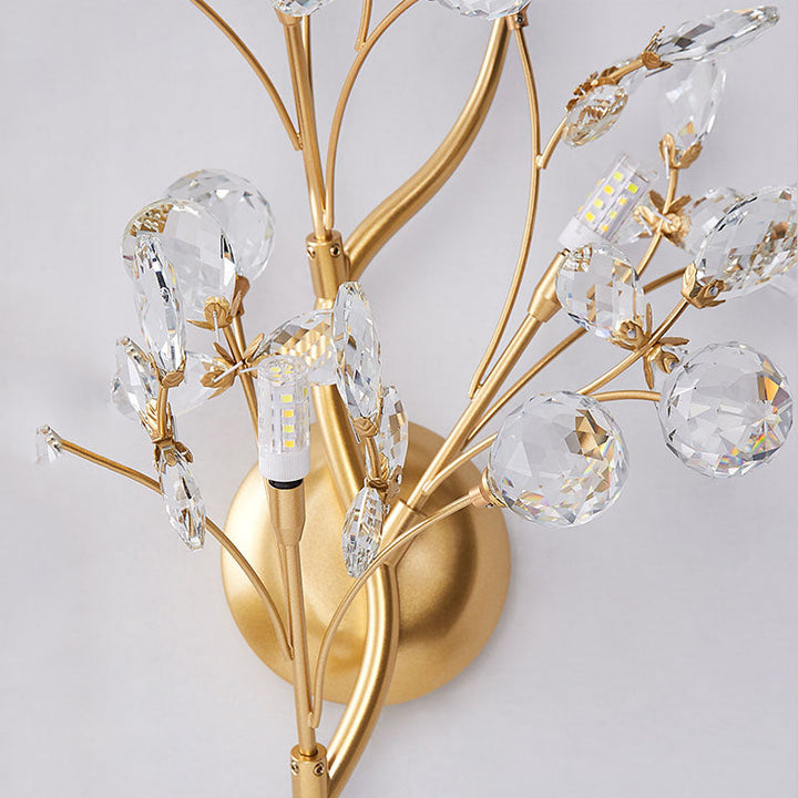 Moderne Blumen Wandleuchte aus Kristall – Elegante Wandbeleuchtung für Wohnräume | Karnz