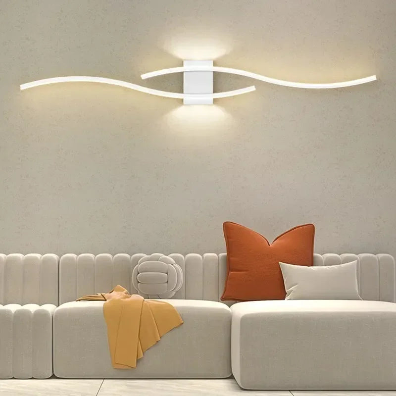Moderne LED Wandleuchte – Wellenförmiges Design, Minimalistischer Stil | Karnz