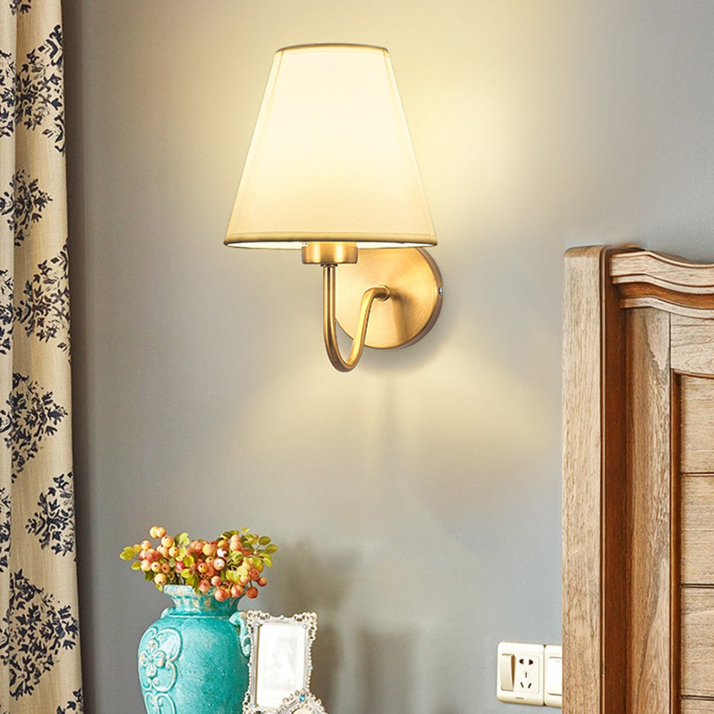 Elegante Wandleuchte aus Stoff für Vintage-Interieur – Stilvolle Beleuchtung für Wohnzimmer und Schlafzimmer | Karnz