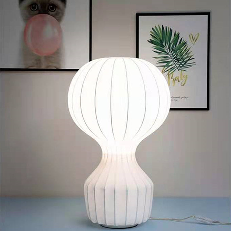 Deko Ballon Tischlampe – Elegante LED Lampe für Wohnzimmer und Schlafzimmer | Karnz