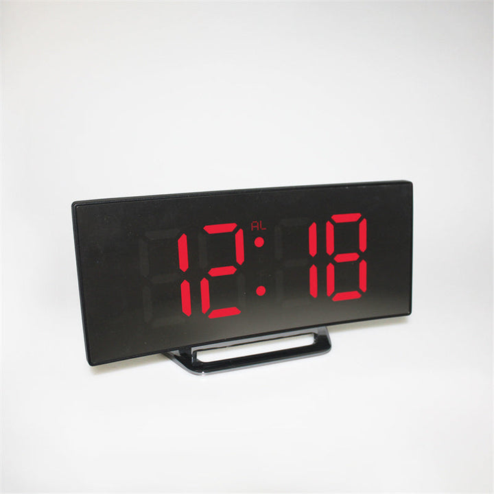 CurveTime Digitaler Wecker – Kompakter Wecker mit gekrümmtem Display und modernem Design | Karnz