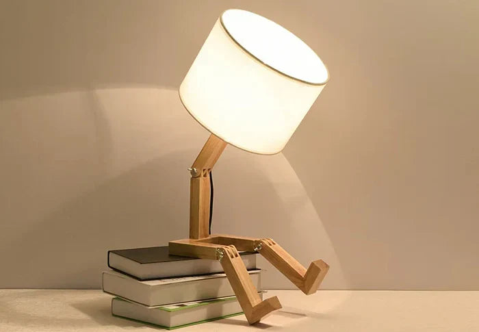 Holztischlampe mit Buchhalter - RutanFlex | Karnz