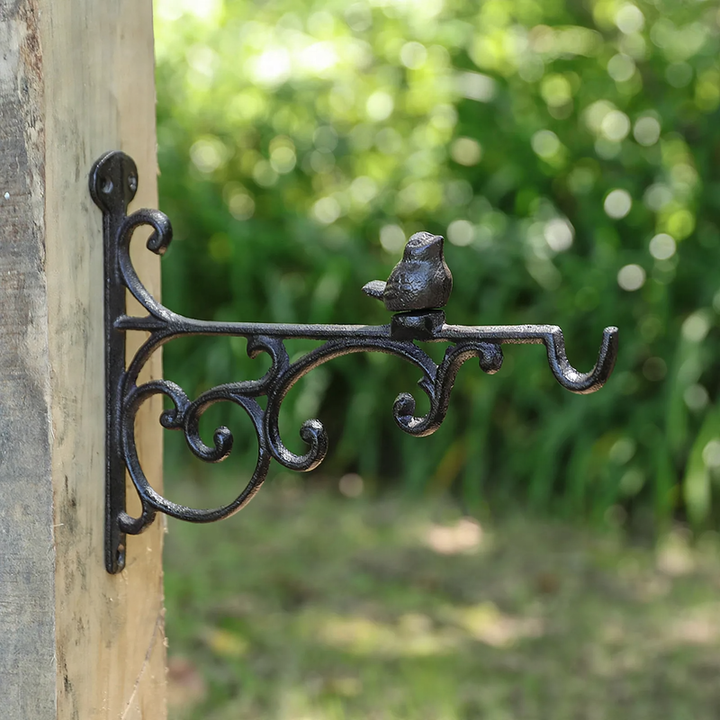 Gusseiserner Wandhaken mit Vogelmotiv
