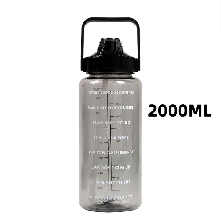 Sporttrinkflasche 2 L mit Skala und Strohhalm