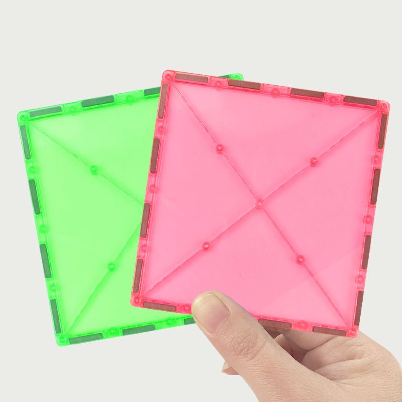 Magnetische Bauplättchen in verschiedenen Formen