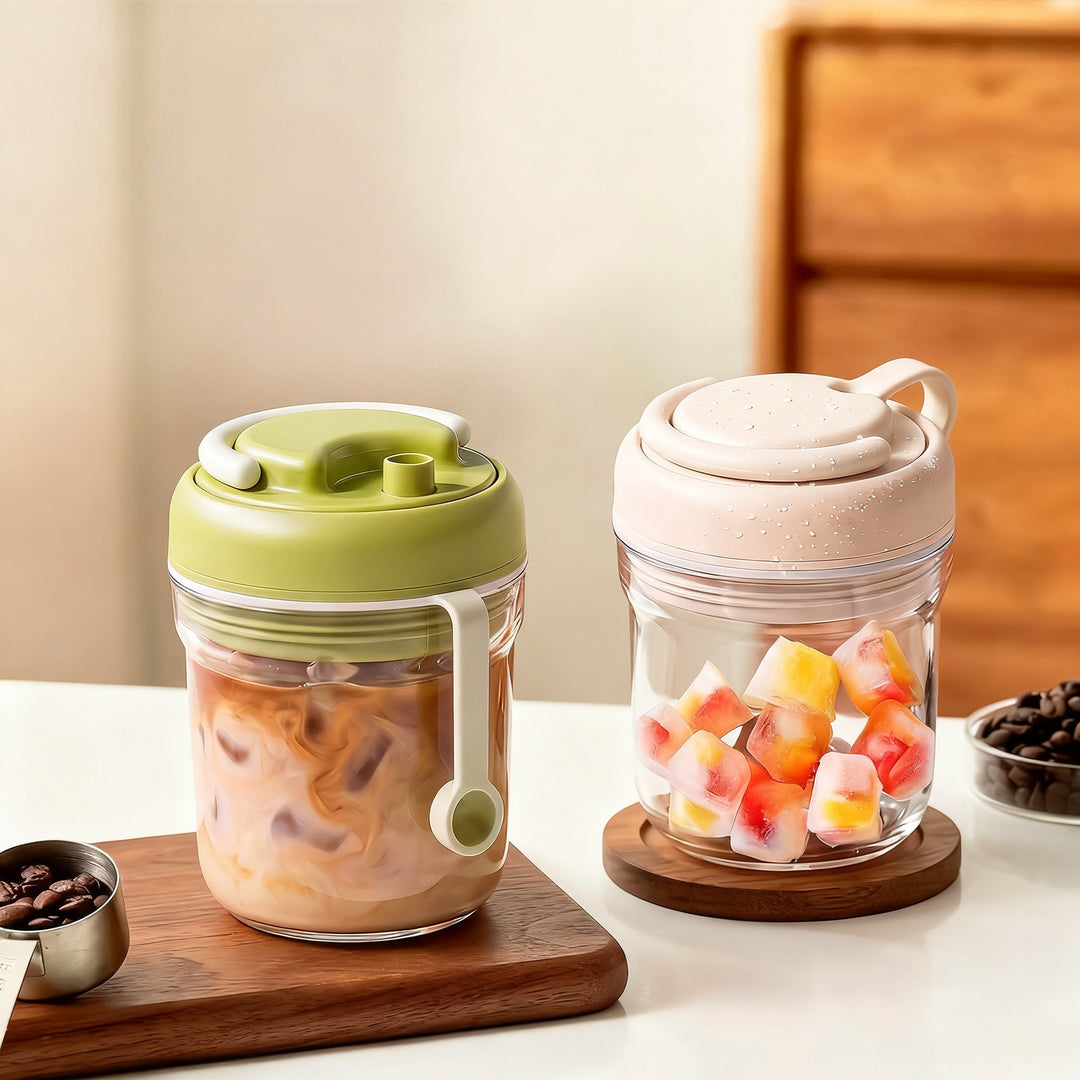 3-in-1 Eiswürfel-Trinkbecher mit integriertem Eisfach