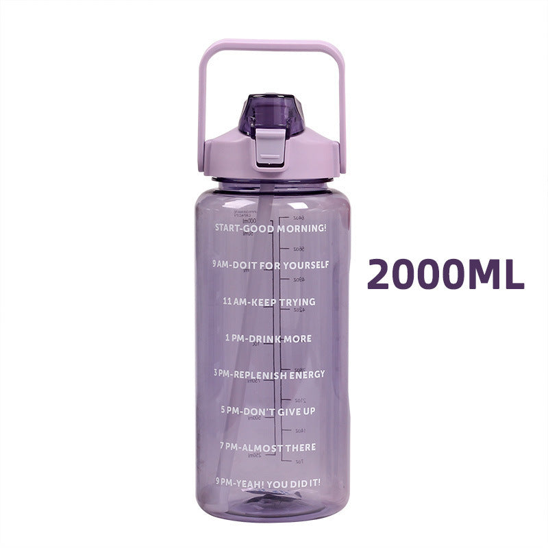 Sporttrinkflasche 2 L mit Skala und Strohhalm