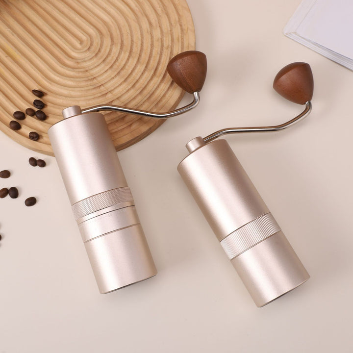 Handkaffeemühle mit CNC-Mahlwerk und Bürste