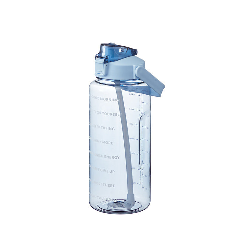 Sporttrinkflasche 2 L mit Skala und Strohhalm