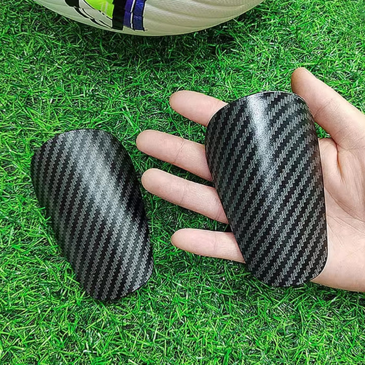 Schienbeinschoner aus Kunststoff für Ballsportarten