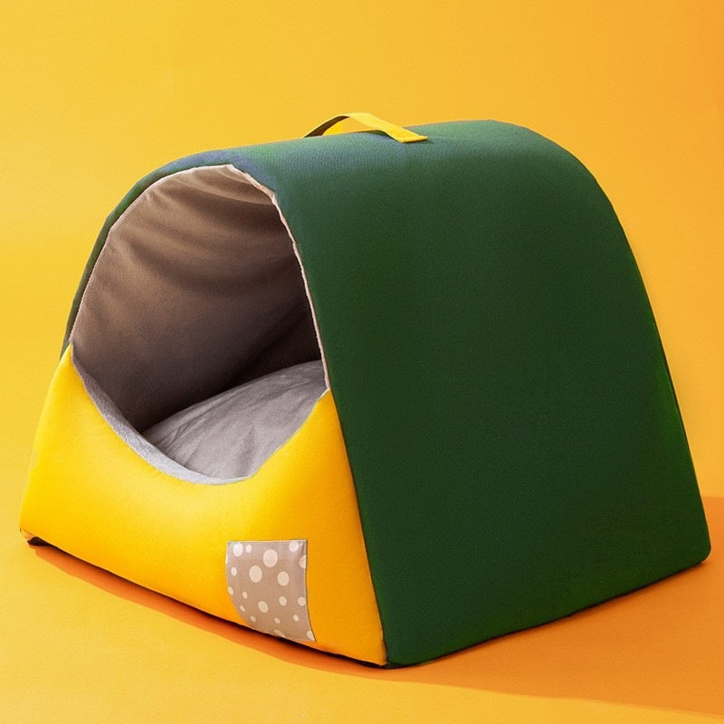 Geschlossenes Haustier-Bett mit Wärmefütterung