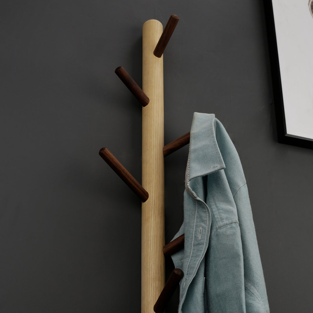 Holz-Wandgarderobe in Baumform, nordisches Design