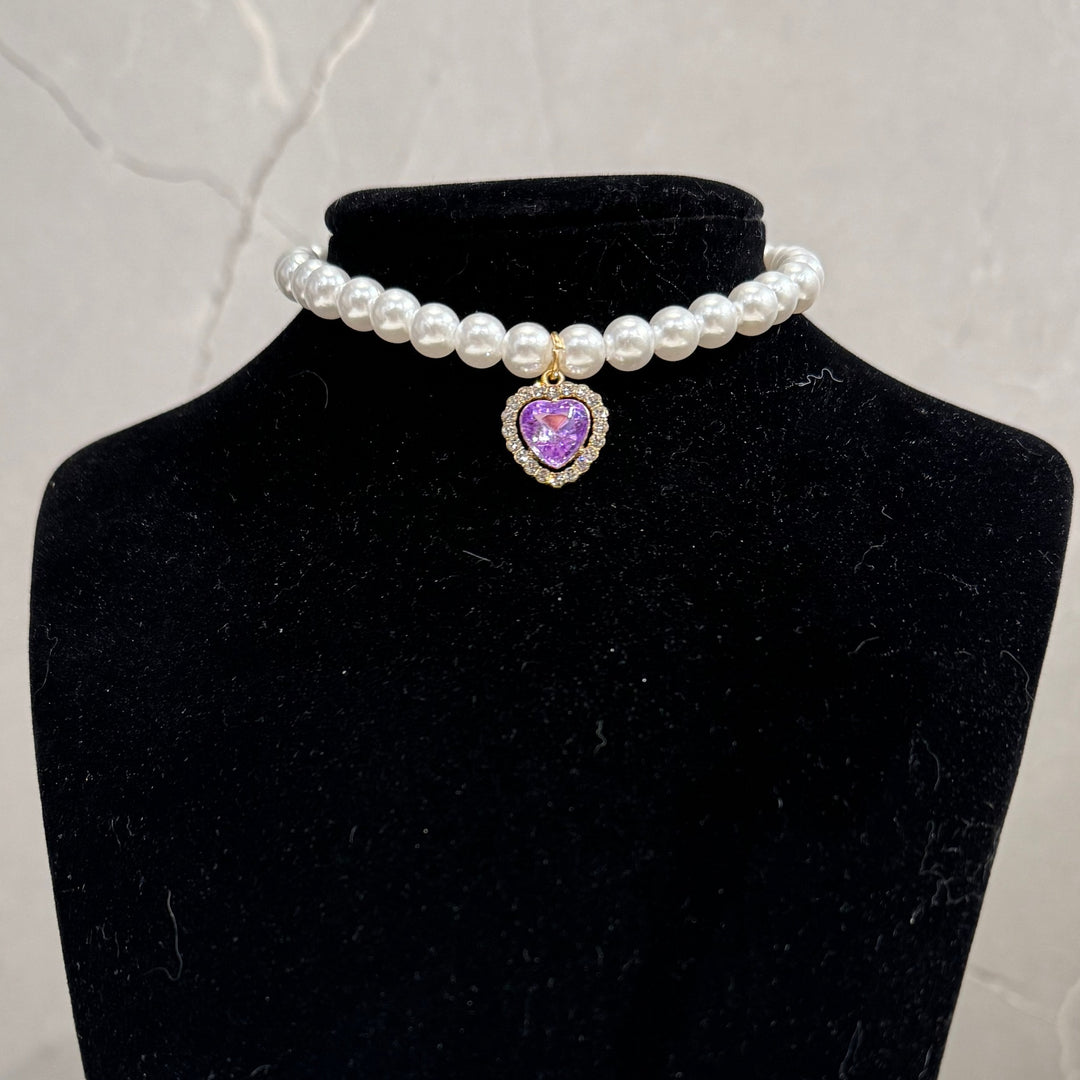Katzenhalsband mit Perlen und Herzanhänger