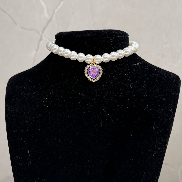 Katzenhalsband mit Perlen und Herzanhänger