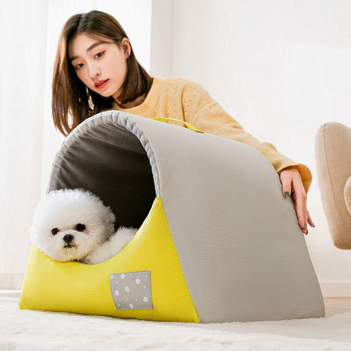 Geschlossenes Haustier-Bett mit Wärmefütterung