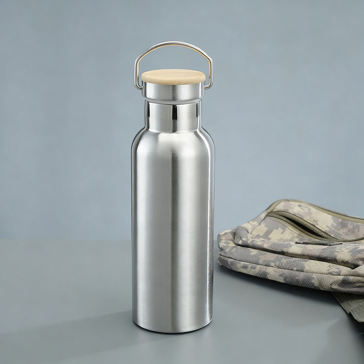 Isolierte Edelstahl-Trinkflasche mit Griff