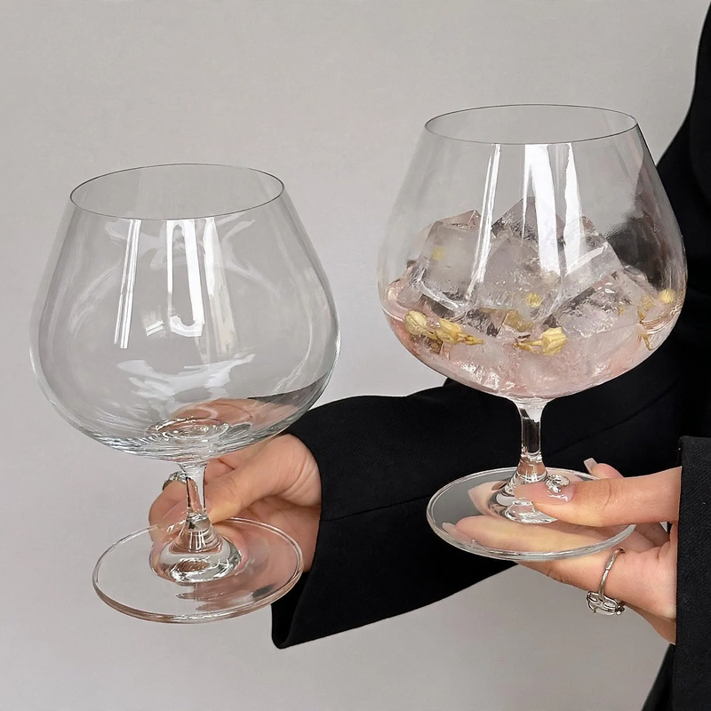 Weinglas, 601–700 ml, Kugelform