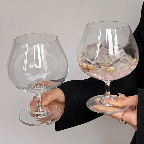 Weinglas, 601–700 ml, Kugelform