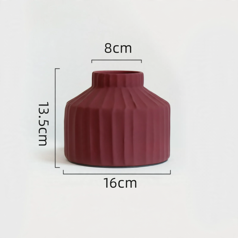 Geometrische Keramik-Vase im Nordischen Stil