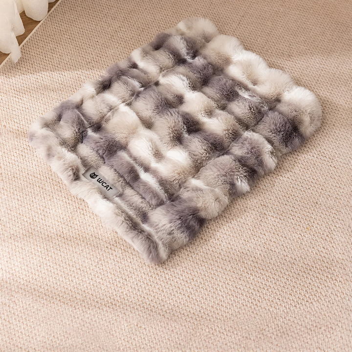 Kaninchenfell-Haustierdecke mit Tie-Dye-Muster