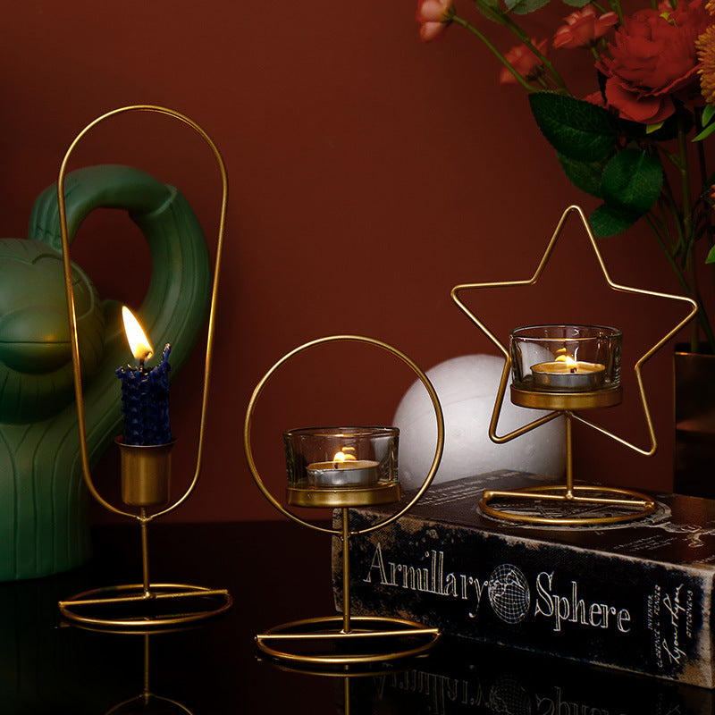 Eiserner Kerzenständer, modernes Design