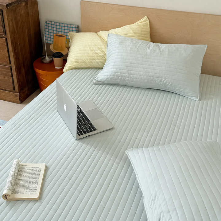 Modales Steppbett mit Gummizug, vier Jahreszeiten
