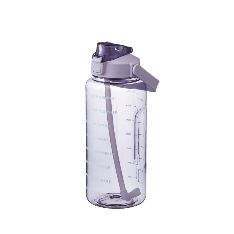 Sporttrinkflasche 2 L mit Skala und Strohhalm