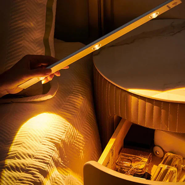 Drahtloser Bewegungssensor LED-Licht – Wiederaufladbar und einfach zu installieren | Karnz
