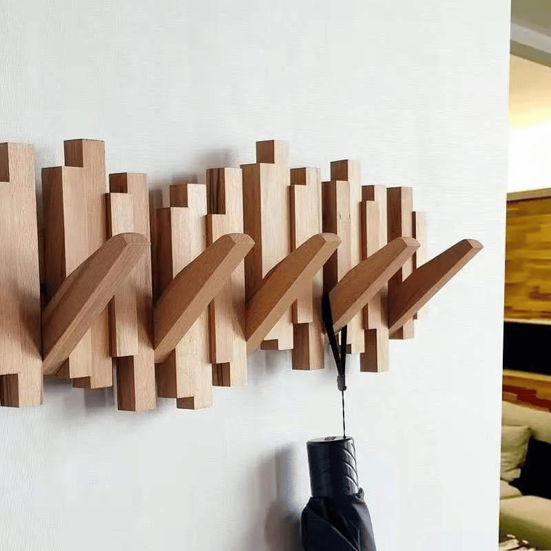 Holz Wandkleiderbügel mit einklappbaren Haken und minimalistischen Design | Karnz