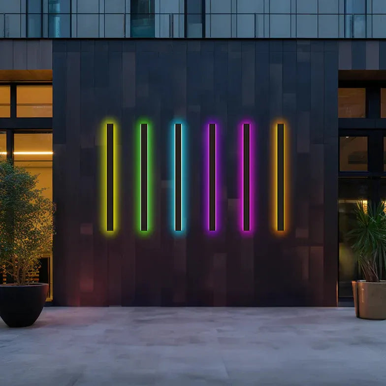 Lineare, minimalistische schwarze LED-Außenwandleuchte